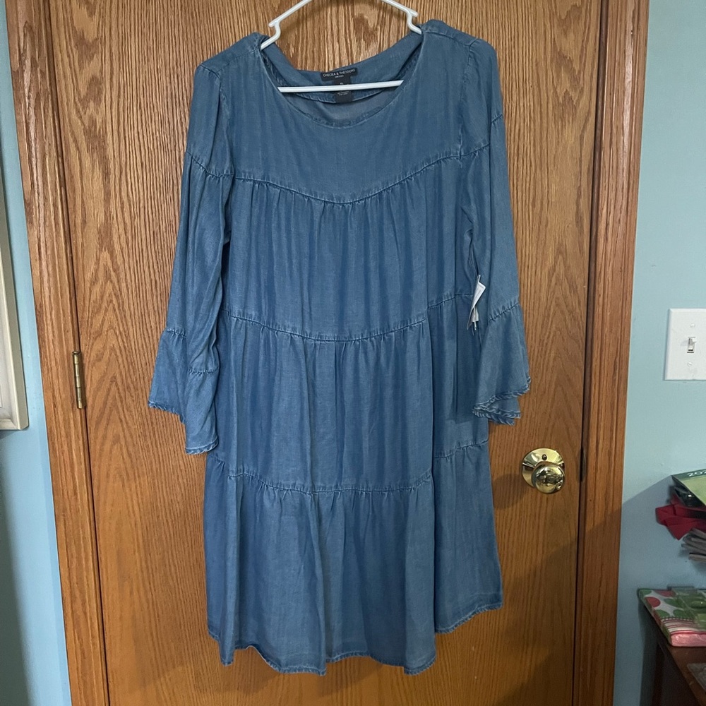 Women’s Chelsea and Theodore dress, New with tags.  Size XL